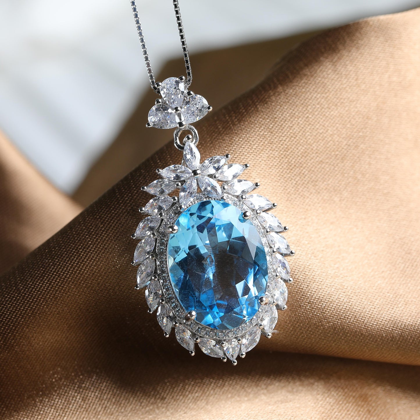 IFULL【琼琚】湛蓝星芒· 钻石围镶蓝色宝石吊坠