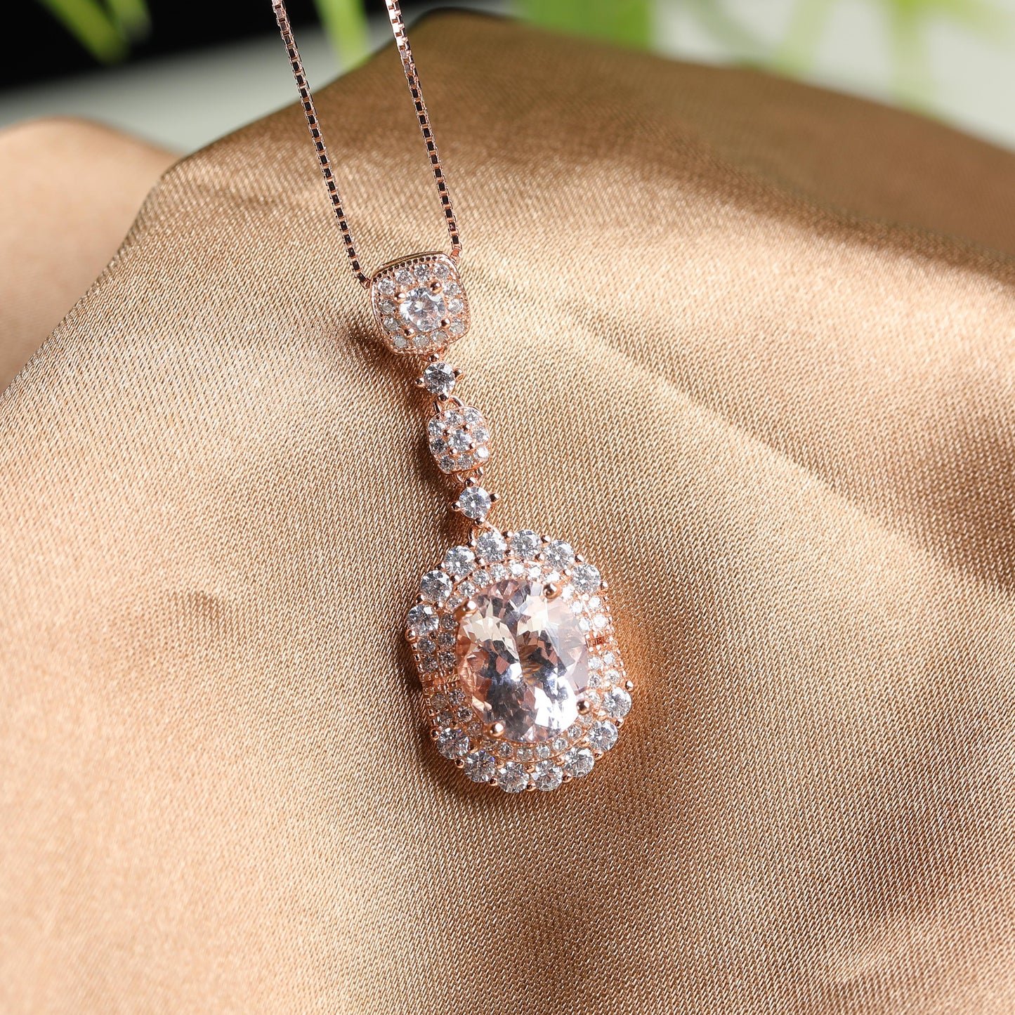 IFULL【琼琚】柔粉钻芒·摩根石颈链